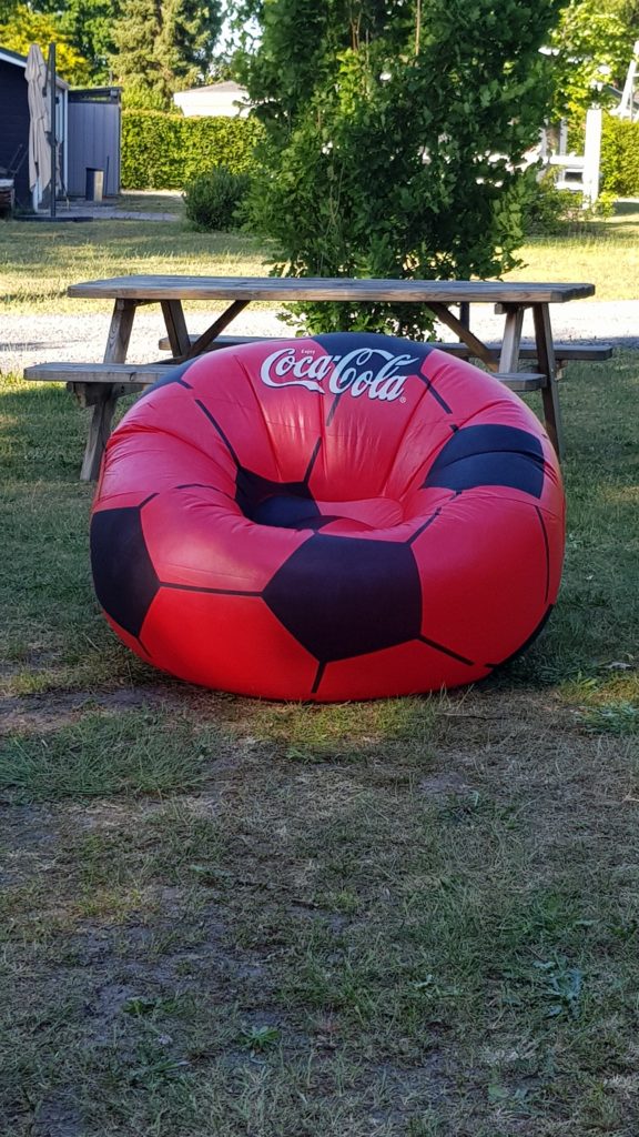 Coca Cola opblaasbare zitzak voor op de camping