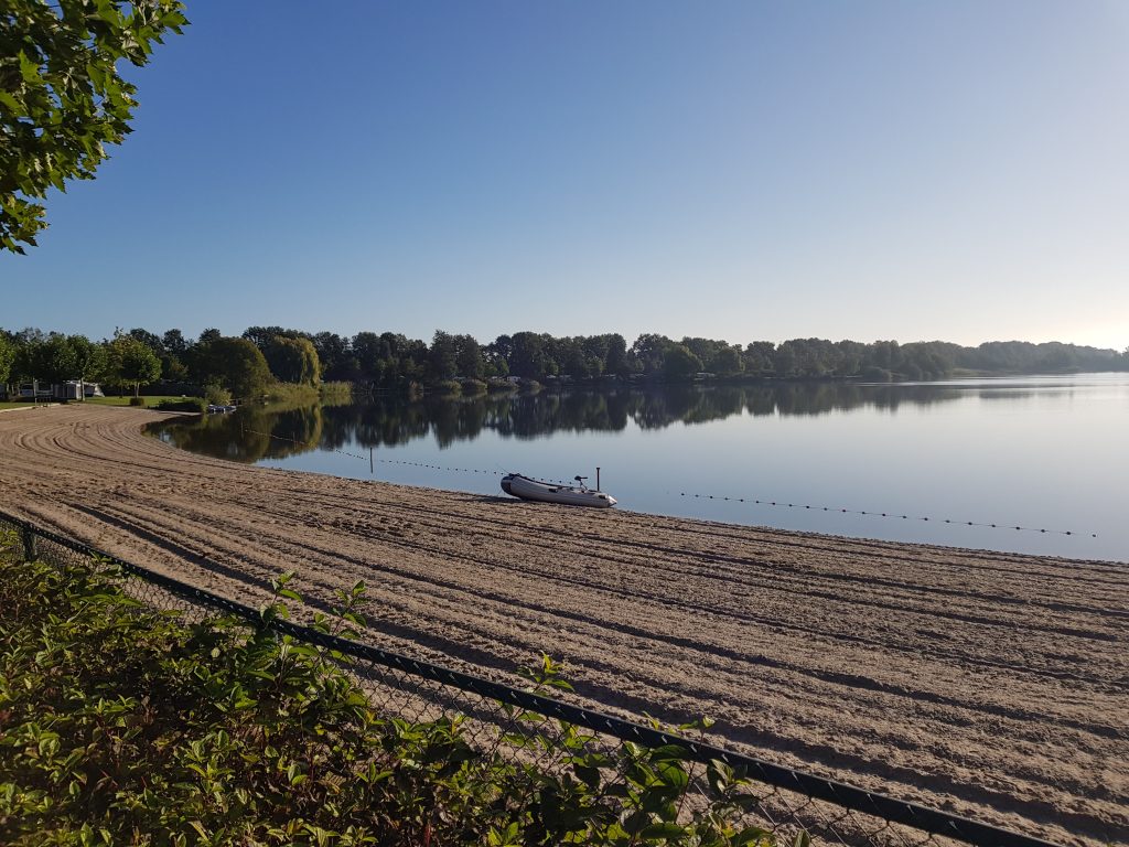 strand zwemmeer op camping TerSpegelt