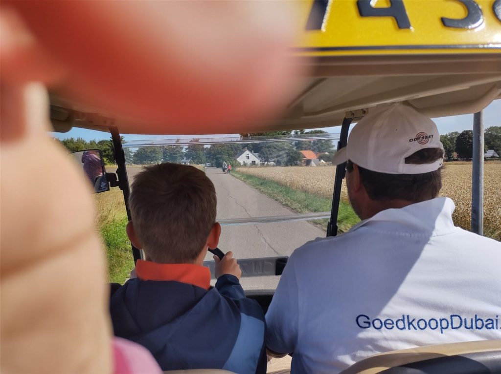 golfkar huren op eiland Hjarno, Denemarken