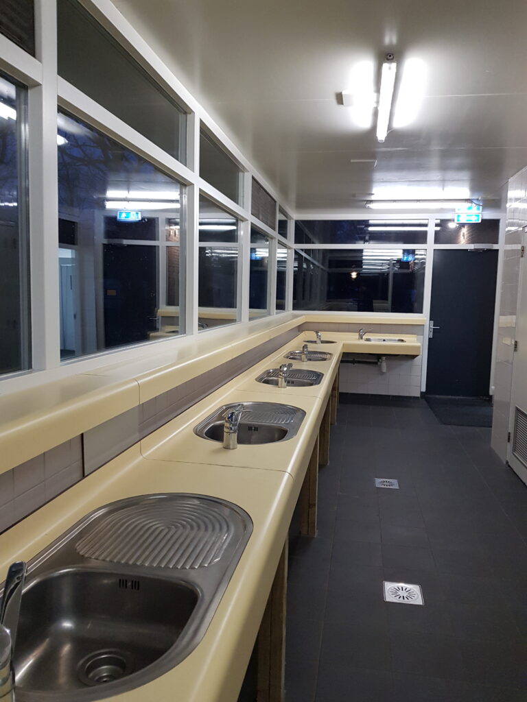 Sanitairgebouw camping Kijkduin / vakantiepark Roompot