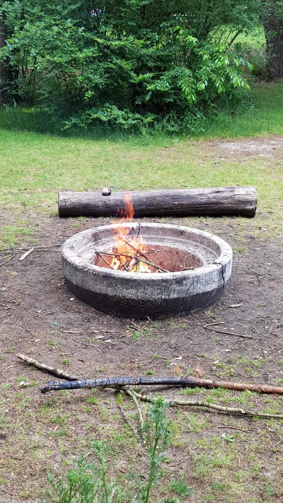 vuurtje stoken op camping De Krakeling in Zeist