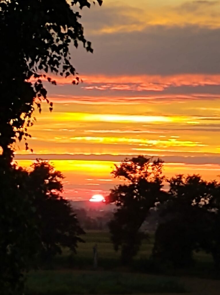 Zonsondergang bij camping Forteca, Uchiechow, Polen (Nederlandse eigenaar)